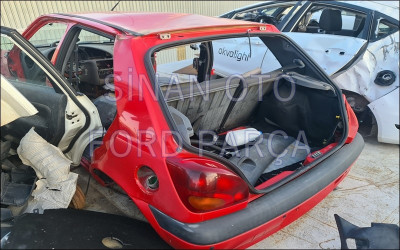 Ford Fiesta Sol Arka Stop Camı